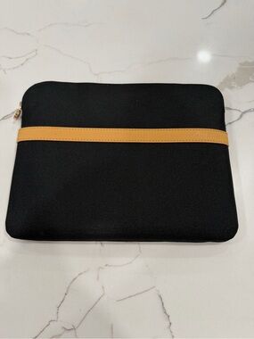 BVLGARI Parfums Alitalia First Class Amenity Cosmetic Bag Case Black Red